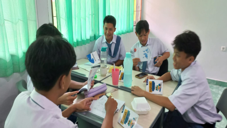 English Training Program Siswa Kelas X Unggul MAN 1 Bandarlampung Bersama  Tim tutor  Garlint English Course dari Kampung Inggris Pare, Kediri   