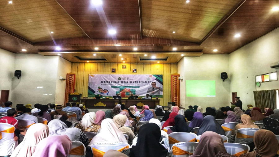 MAN 1 Bandar Lampung Gelar Sosialisasi Parenting Bertema “Bentuk Dukungan Orang Tua terhadap Proses Belajar Anak