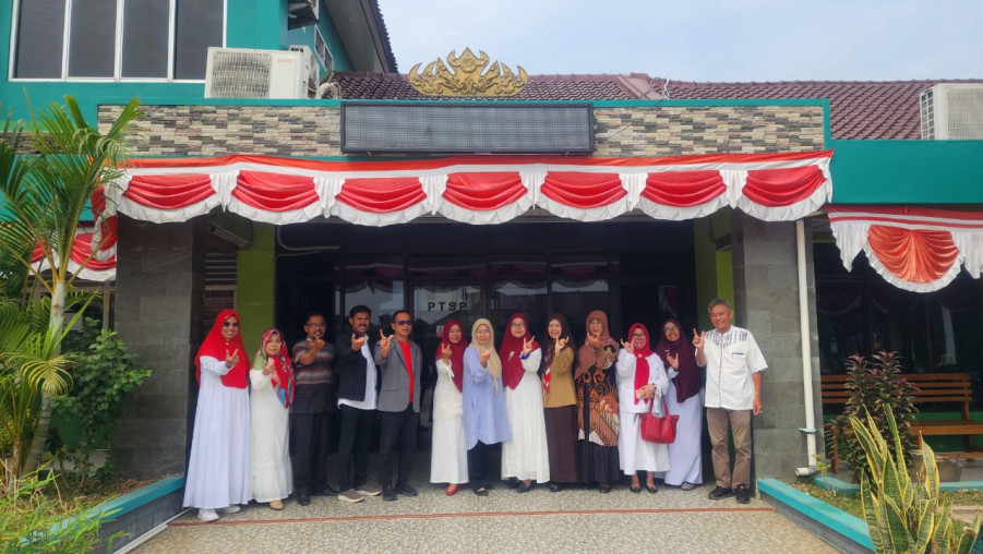 Kunjungan Kehormatan Prof.Dr.Melor Md Yunus ke MAN 1 Bandarlampung