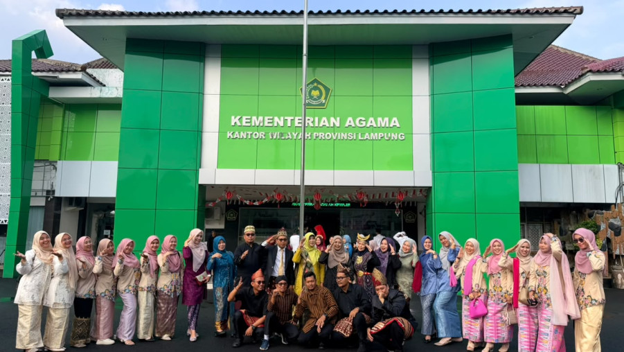 Sejumlah Pegawai MAN 1 Bandar Lampung Ikuti Upacara HUT RI di Kanwil Kemenag Lampung