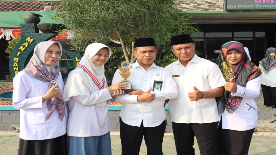 Siswi MAN 1 Bandarlampung Raih Medali Emas dalam Liga Student Competition