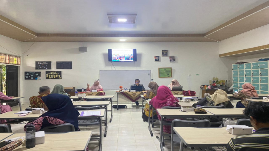 Target Tingkatkan Kualitas, Pengurus Program Kelas Unggul MAN 1 Bandar Lampung Selenggarakan Rapat Evaluasi