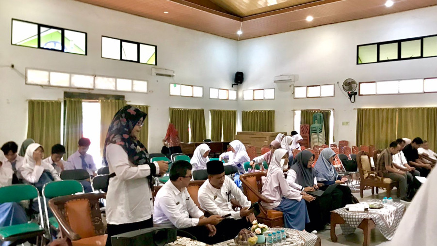 MAN 1 Bandar Lampung Gelar Bimtek Persiapan Proposal MYRES & KREASI 2024