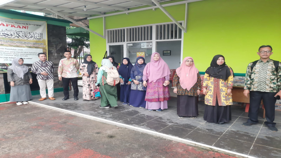 MAN 1 Bandarlampung Budayakan Salaman di Pintu Gerbang Sambut Siswa