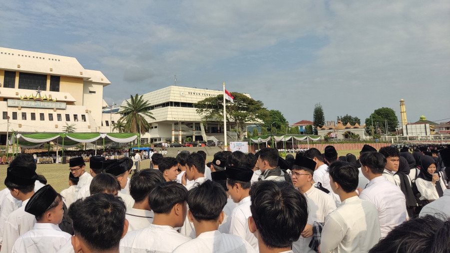 Keikutsertaan MAN 1 Bandar Lampung dalam Apel Peringatan Hari Santri Nasional 2024
