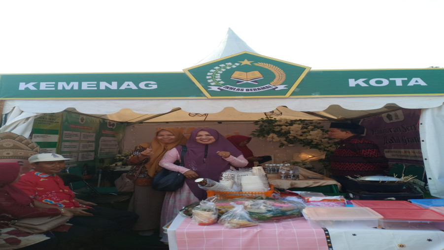 Semarak HUT Ke-342 Kota Bandarlampung, Sejumlah Guru MAN 1 Bandarlampung Kunjungi Lampung Expo 2024