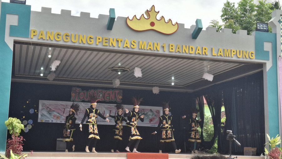 Meriahkan Bulan Bahasa, MAN 1 Bandar Lampung Ekspresikan Kreativitas