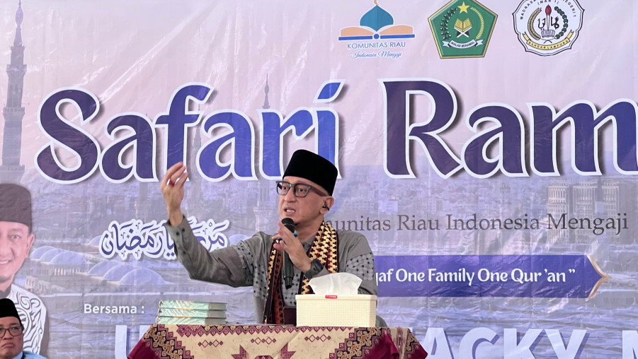 Safari Ramadan Ustaz Zacky Mirza di MAN 1 Bandar Lampung, Gaungkan Wakaf Al-Qur’an dan Kepedulian Sosial