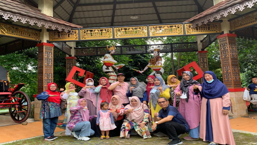 FAMILY GATHERING KELUARGA BESAR MAN 1 BANDAR LAMPUNG