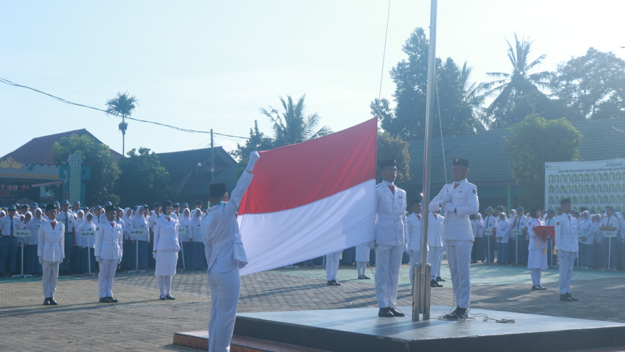 Upacara HUT ke-80 RI di MAN 1 Bandar Lampung Berlangsung Khidmat