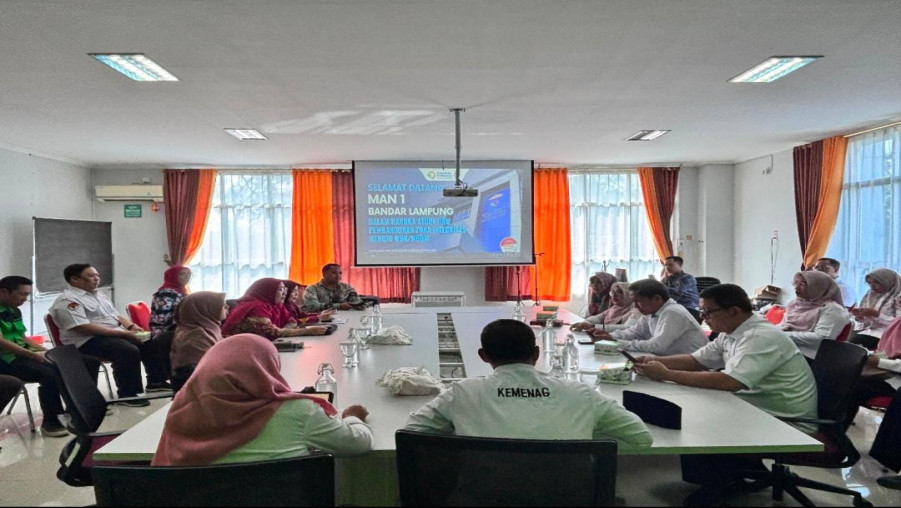 Kunjungan Studi Tiru Tim ZI MAN 1 Bandar Lampung ke SMK SMTI Bandar Lampung