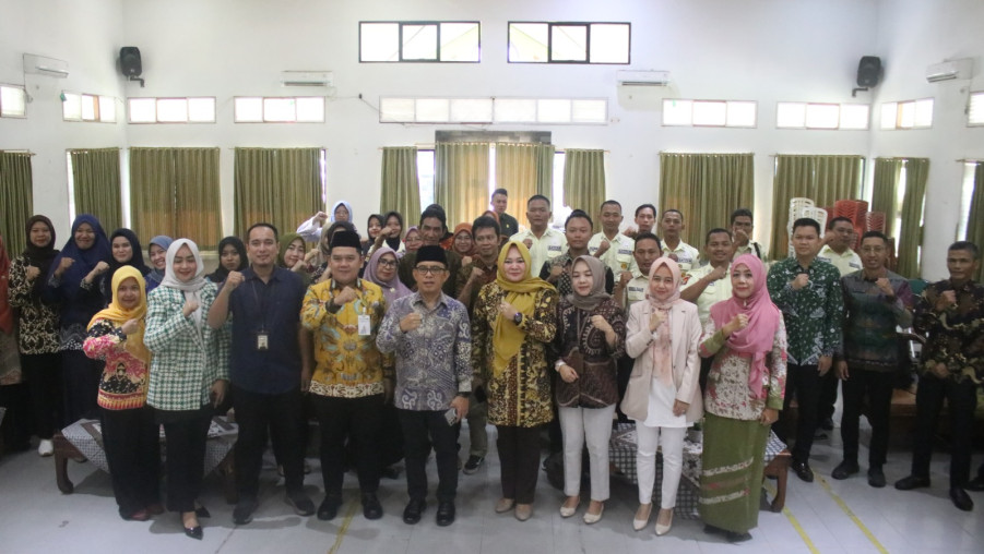 Petugas PTSP MAN 1 Bandarlampung Ikuti Pelatihan Pelayanan Prima