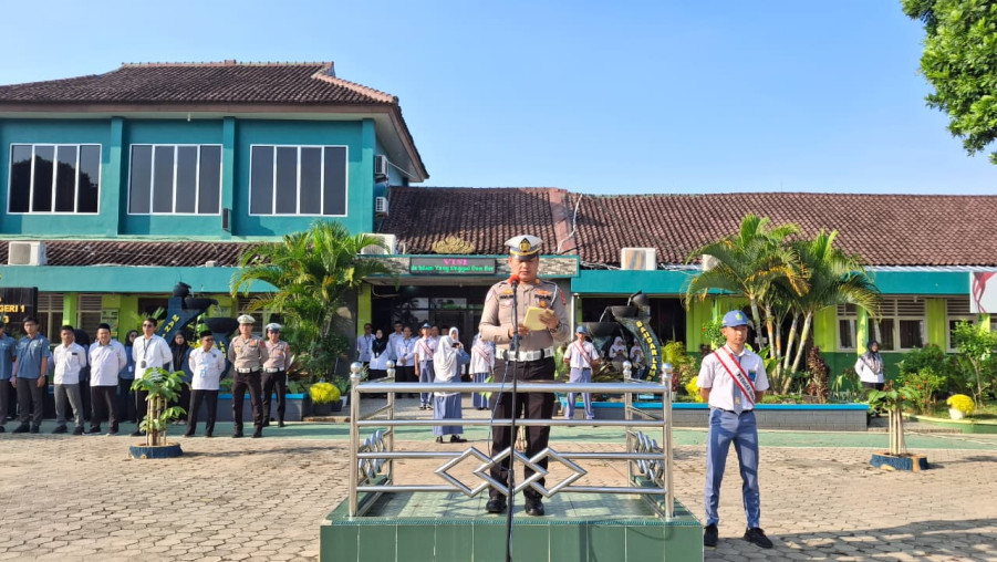 Jadi Pembina Upacara di MAN 1 Bandar Lampung: Ini Pesan Ditlantas Polda Lampung