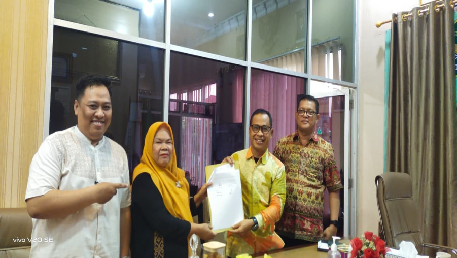 Jelang Pensiun, Bendahara MAN 1 Bandar Lampung Lakukan Serah Terima Administrasi Keuangan