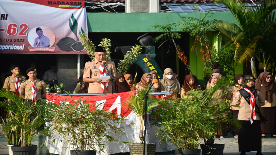 Upacara HUT Pramuka ke-62 MAN 1 Bandar Lampung
