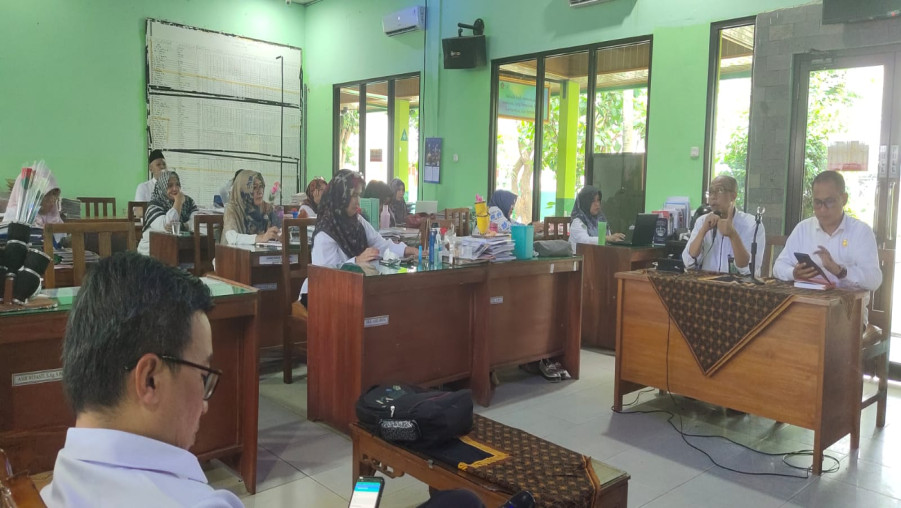 Lakukan Pembinaan, Pengawas MAN 1 Bandar Lampung Tekankan Pentingnya Peduli pada Siswa