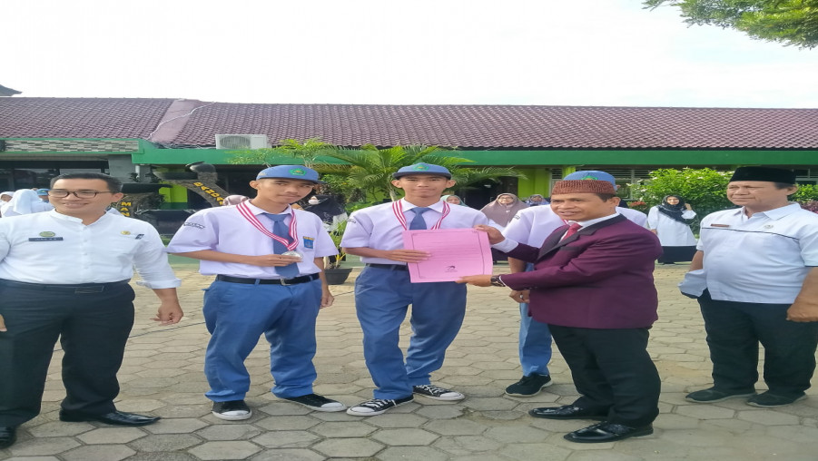 MAN 1 Bandar Lampung Rebut Juara 1 Regional Sumbagsel pada OPTIKA Tahun 2022 UIN Syarif Hidayatullah Jakarta
