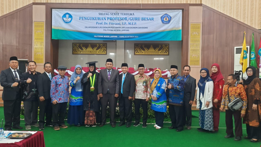 Kepala MAN 1 Bandarlampung Hadiri Pengukuhan Guru Besar Prof. Fitriani