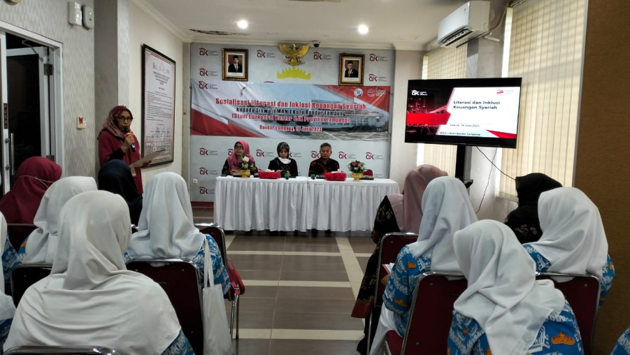 Tidak Hanya Sekadar Teori, Peserta Didik MAN 1 Bandar Lampung Kunjungi OJK untuk Pahami Keuangan Syariah