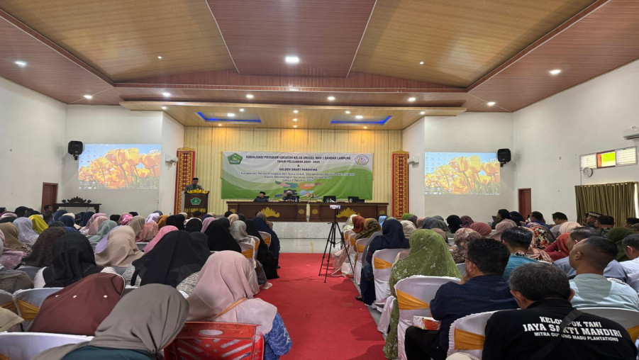 Bersinergi Melalui Parenting dan Sosialisasi Program Kelas Unggul MAN 1 Bandarlampung