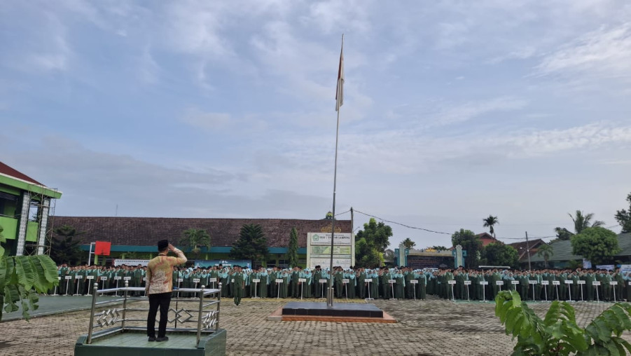 Sambut Pembelajaran Semester Genap Tahun Ajaran 2025/2026, MAN 1 Bandar Lampung Gelar Apel