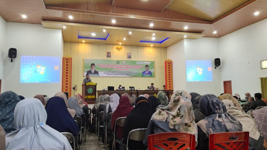 MAN 1 Bandar Lampung Gelar In House Training Kurikulum Merdeka