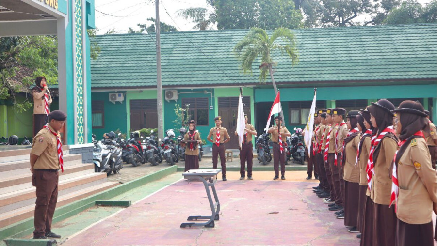 Pramuka MAN 1 Bandar Lampung Gelar Pelantikan Pramuka