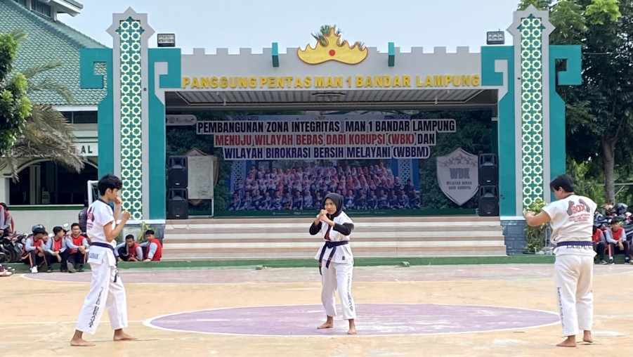 Sosialisasi Seni Bela Diri Tarung Derajat di MAN 1 Bandar Lampung