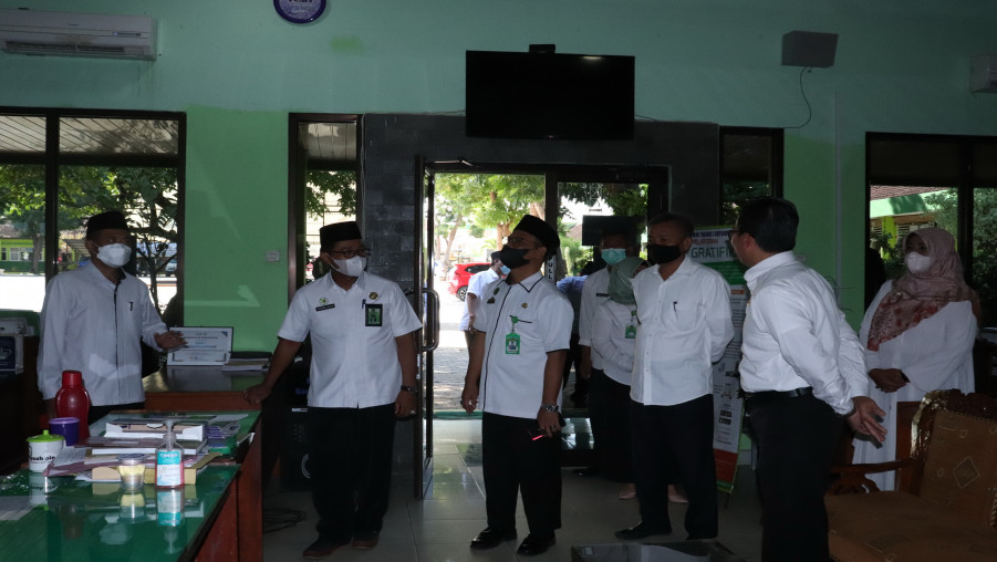 Kemenag Kota Bandar Lampung Monitoring Ujian Madrasah di MAN 1 Bandar Lampung