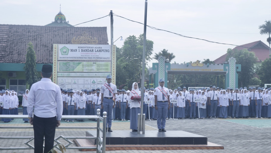 MAN 1 Bandar Lampung Laksanakan Upacara Rutin