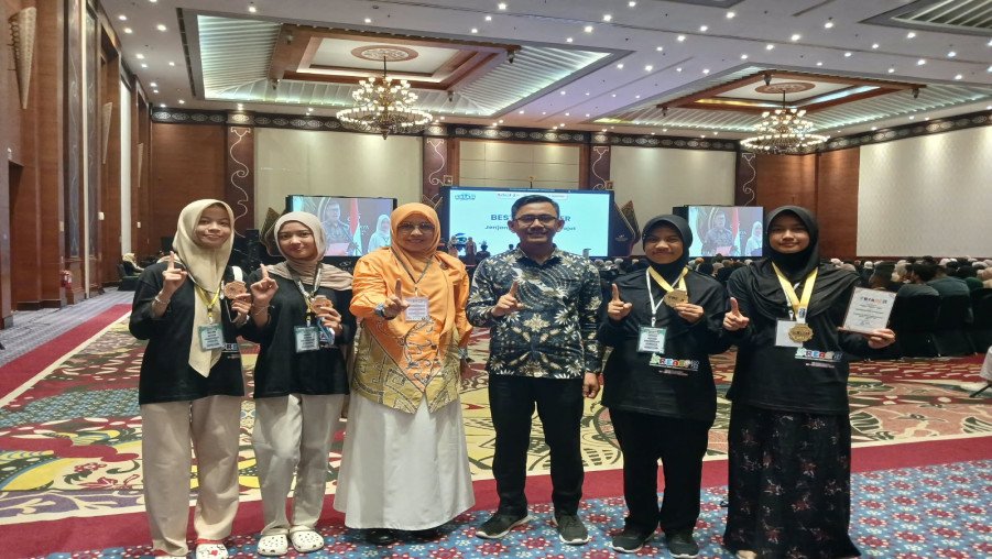 Dua Tim MAN 1 Bandar Lampung Raih Gold dan Bronze pada Ajang KREASI 2026