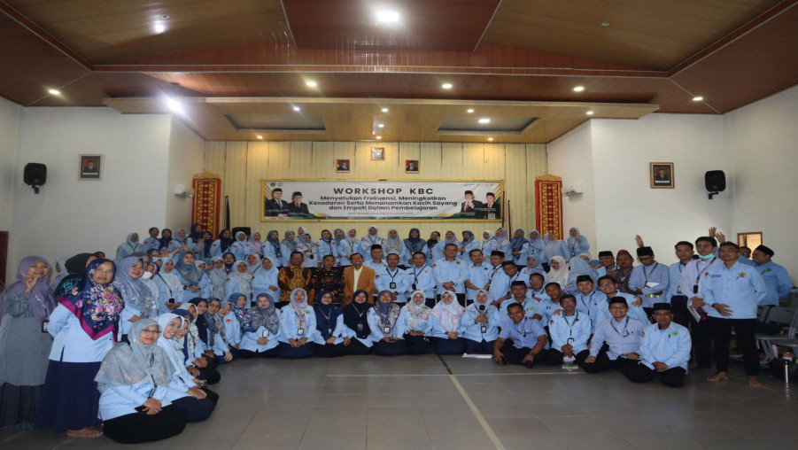 MAN 1 Bandar Lampung Menggelar Kegiatan Workshop Kurikulum Berbasis Cinta (KBC) Hari Kedua