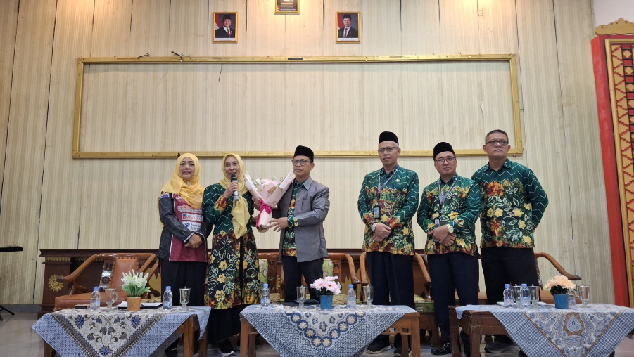 MAN 1 Bandar Lampung Gelar Perpisahan Purnabakti Guru