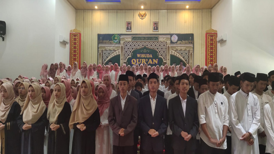 Penuh Haru,461 Peserta Didik MAN 1 Bandarlampung Ikuti Wisuda Tahfizdz