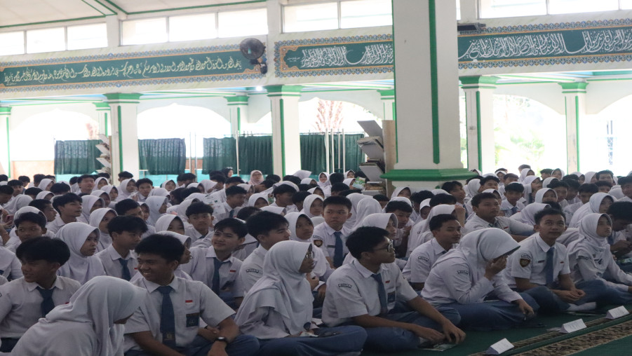 Hari Keempat MAN 1 Bandar Lampung Mengadakan Kegiatan Pesantren Kilat