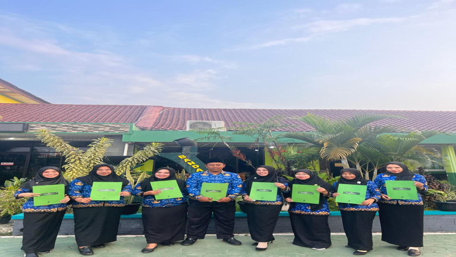 Bahagianya Guru MAN 1 Bandarlampung Terima SK PPPK