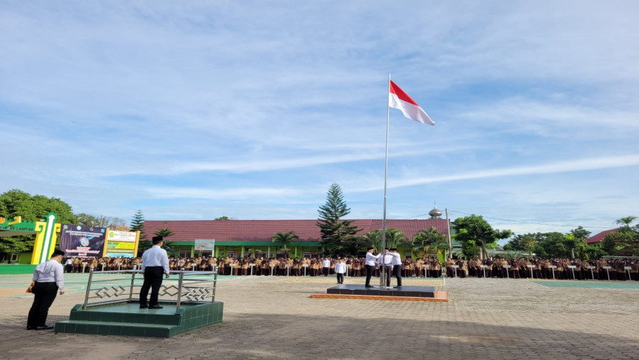 Gelora Peringatan Hari Guru Nasional Tahun 2022 di MAN 1 Bandar Lampung