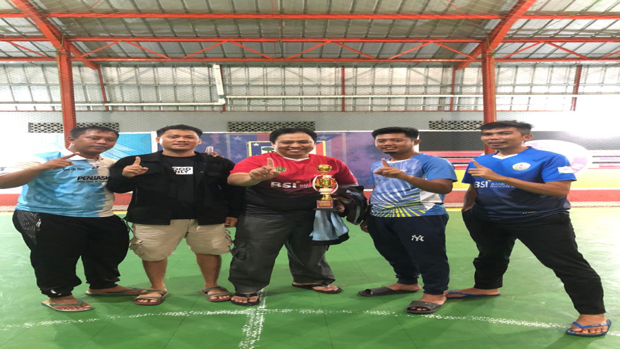 Tim Futsal Guru MAN 1 Bandar Lampung Raih Juara 3 pada Kompetisi Futsal Forsisah