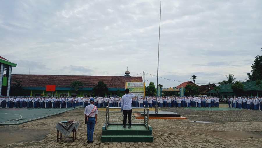 Upacara Rutin MAN 1 Bandar Lampung