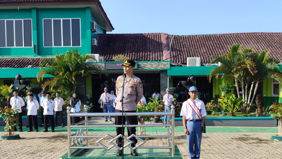 MAN 1 Bandar Lampung Kembali Menggelar Upacara Rutin Hari Senin