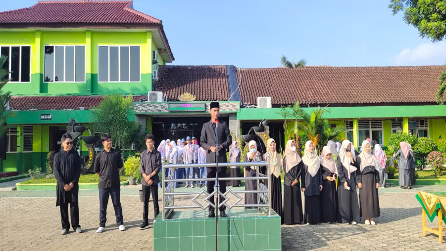 Upacara Bendera Senin,1Agustus 2022 MAN 1 Bandar Lampung