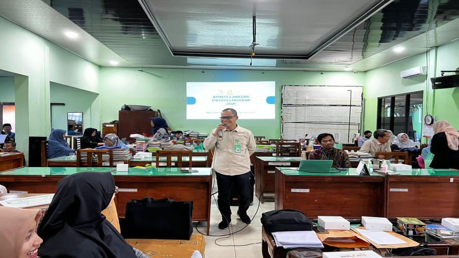 Tenaga Pendidikan MAN 1 Bandarlampung Ikuti Pelatihan Analisis Data Statistik Berbasis JASP