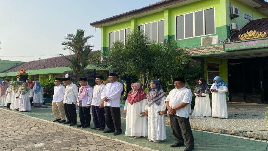 Lima Guru akan Berangkat Haji, Keluarga Besar MAN 1 Bandar Lampung Adakan Doa Bersama