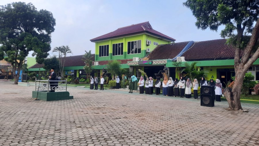Apel Pagi : Kepala MAN 1 Bandar Lampung  Ingatkan Kedisiplinan