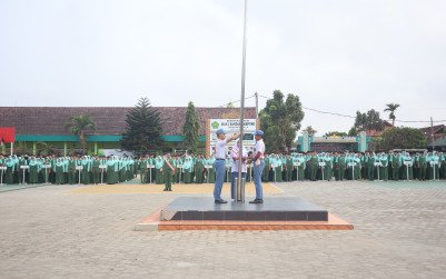 Upacara Hari Sumpah Pemuda MAN 1 Bandar Lampung Berlangsung Khidmat