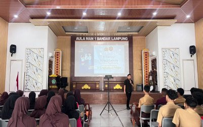 Murid MAN 1 Bandar Lampung Ikuti Sosialisasi Pencegahan Radikalisme dan Bullying oleh Densus 88 Polri
