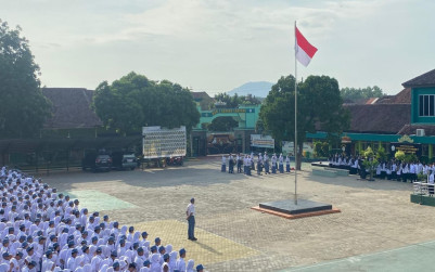 Upacara Rutin Hari Senin MAN 1 Bandar Lampung