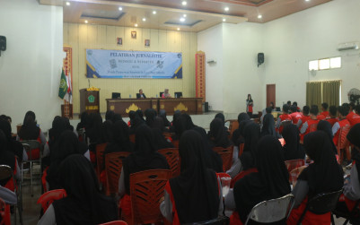 Pelatihan Ekstrakurikuler Jurnalistik Redaksi dan Reporter MAN 1 Bandar Lampung