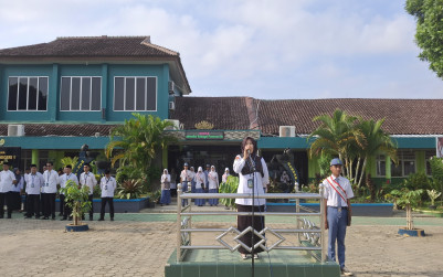 Upacara Bendera Hari Senin,13 Oktober 2025 MAN 1 Bandar Lampung Begini Pesan Pembina Upacara
