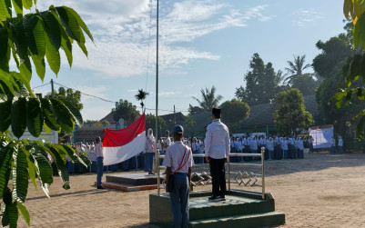 MAN 1 Bandar Lampung Apresiasi Para Bintang Mansa di Upacara Senin   